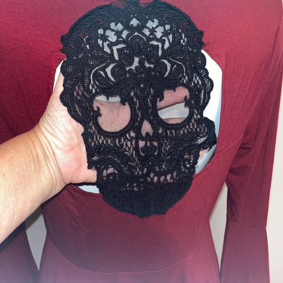 Hot Topic Burgundy Long Sleeve Top with Black Lace Skull Back - Picture 4 of 8
